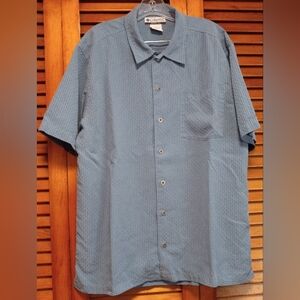 Columbia Men's Blue Small Plaid Short Sleeve Shirt Size L